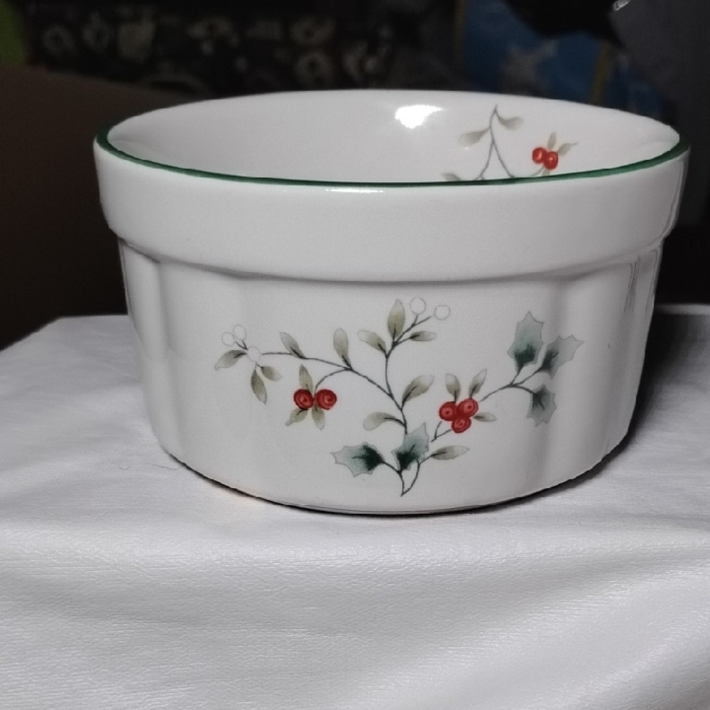 Pfaltzgraff Winterberry Dip Bowl Ramekin